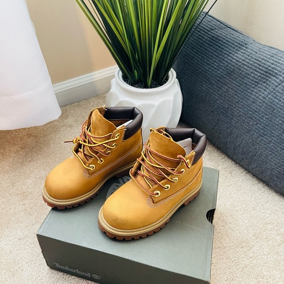 Toddler timberland boots size 8 - Picture 2 of 5